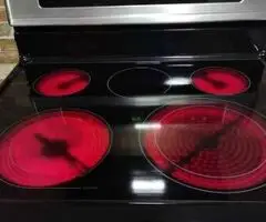 Una Cocina Vitrocerámica Marca Frigidaire