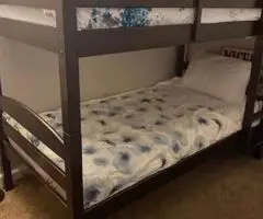 Bunk Bed De Madera Con Dos Colchones Incluidos Para Vender