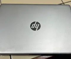 Se Vende Laptop HP Modelo 14 Usada Con Poco Uso