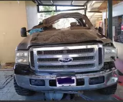 Camión Ford 350 Super Duty Del Año 2005