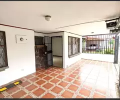 Casa De 1 Planta Para Vender De Uso Suelo Mixto