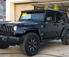 Vehículo Jeep Full De Montiar Con Capacidad De Alta Velocidad Para Alquilar