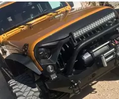 Vehículo Jeep Full De Montiar Con Capacidad De Alta Velocidad Para Alquilar